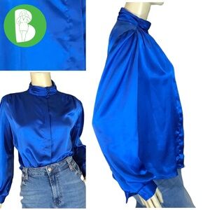 HOT STUFF VINTAGE 1980'S BLUE SATIN BUTTON DOWN MOCK NECK BLOUSE (M)